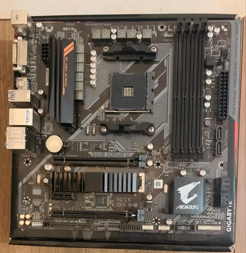 PLACA MAE B450m Aorus