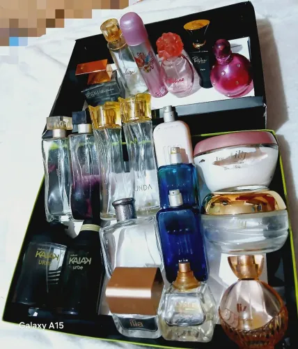 Vidros de perfumes secos 