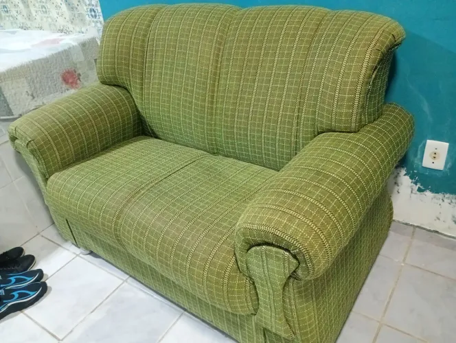 Sofa dois lugares em bom estado de uso