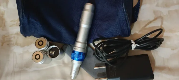 Caneta Smart Derma Pen Smart GR + 2 Baterias Extras - Nova