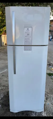 Eletrolux Frost Free moderninha painel digital 459 litros