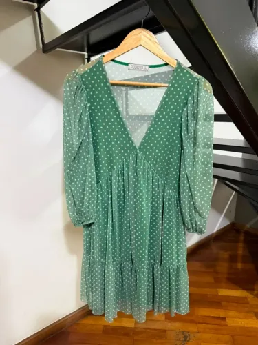 Vestido princesinha verde de bolinhas brancas