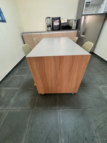 Mesa com cadeiras