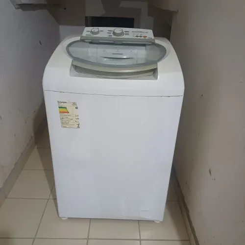Vendo essa máquina de lar  pra retirada de peças !