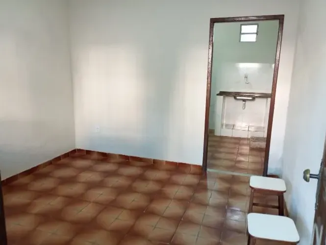 Kitnet com Varanda em Santa Mônica Popular