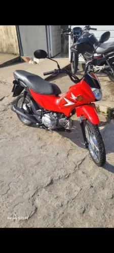 Vendo Pop 110  2026 bem novinha na garantia honda venha buscar essa máquina