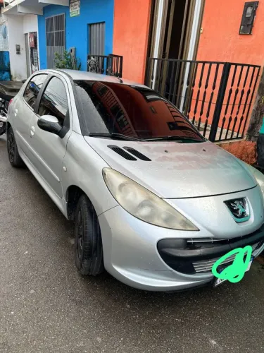 Peugeot 207 XR 1.4 Flex 8V 5P 2011