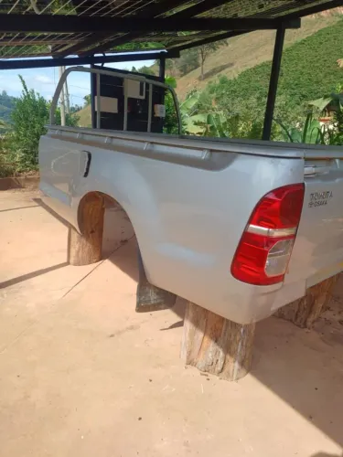 Carroceria Hilux nova sem detalhes muito pouco usada 