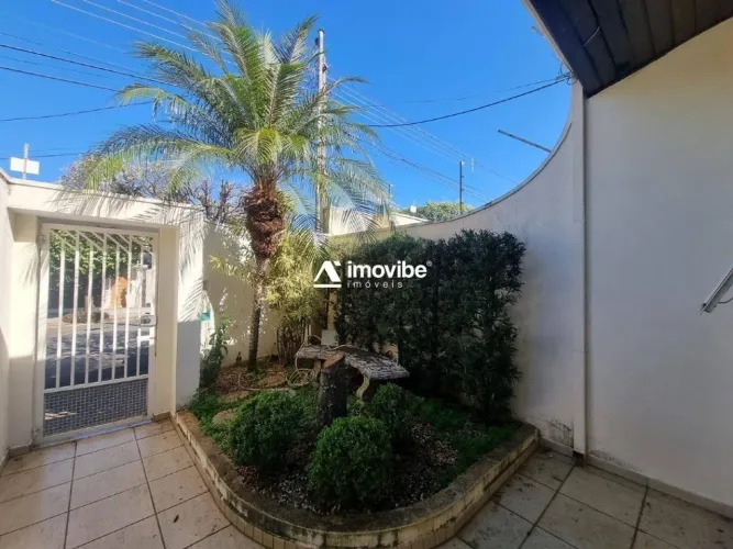 Casa à Venda 197,35m² de Construção | 03 Dormitórios, Edícula e Área Gourmet Jardim Améli