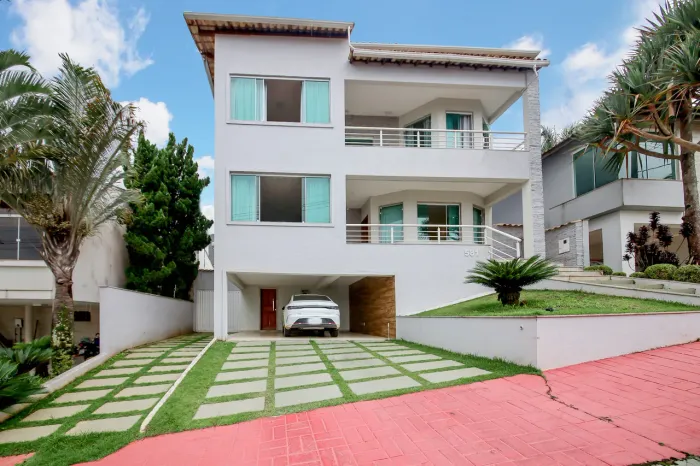 Casa de 4 quartos em condomínio com terreno de 553 m² no Estrela Sul para venda