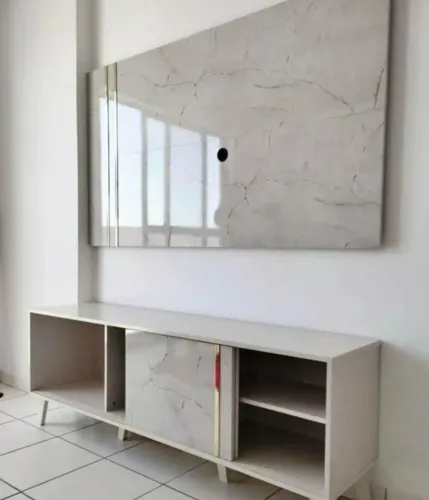 Rack com Painel Cronos Calacata/Off White (A Pronta Entrega)