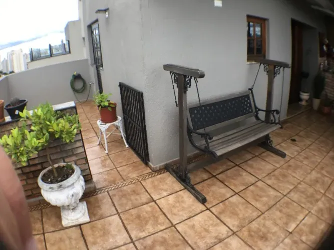 Cobertura a venda no Ipiranga.