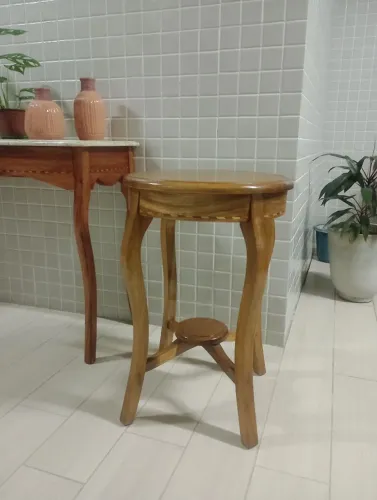 Mesa de canto de madeira maciça