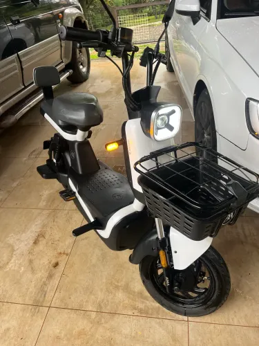 Moto elétrica scooter AIMA