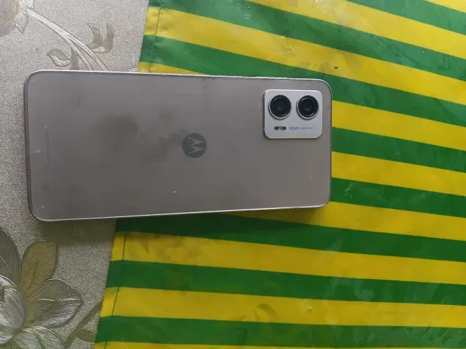 Vendo dois celulares Motorola e LG