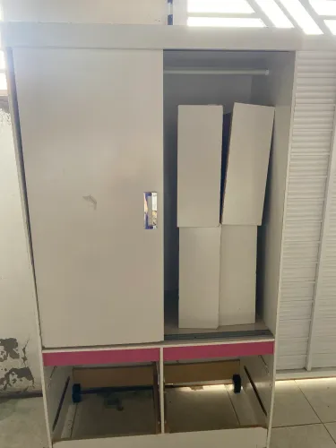Guarda roupa infantil usado