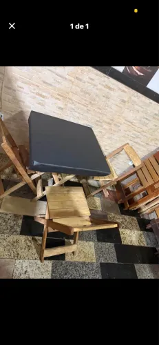 Conjunto de mesa com 4 cadeiras de madeira cru com capa