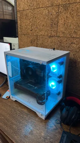 PC Gamer Ryzen 7 5700X + 64GB RAM + GTX 1080 | Gabinete de Vidro