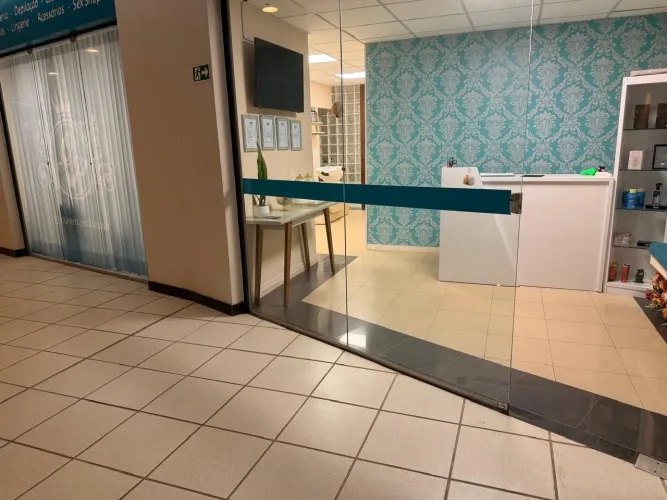 Oportunidade! Passo ponto de Elegante Salão de Beleza no Centro de Brasília.