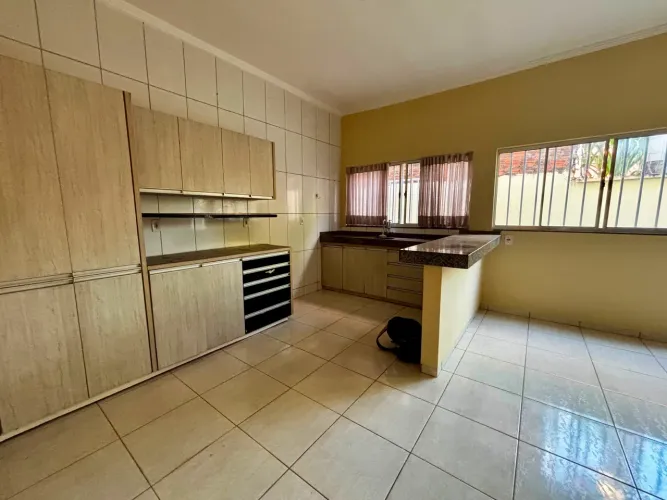 Casa na laje 2/4 Aureny III