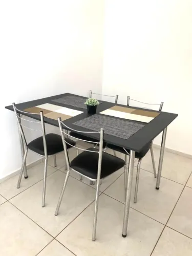 Mesa de Jantar 4 a 6 Cadeiras