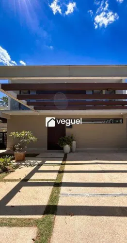 Casa em condomínio para aluguel com 300m², 3 quartos, 3 suítes, 4 vagas de garagem, Loteam