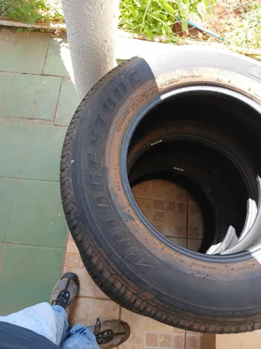 Peneus Bridgestone