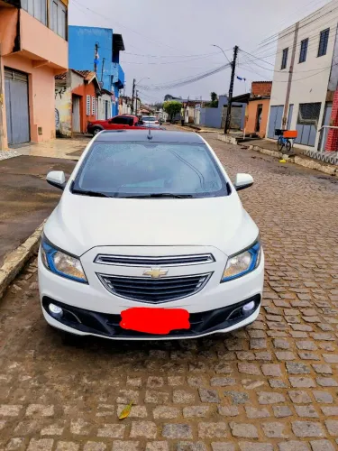 Chevrolet Onix Hatch LT 1.4 8V Flex Power Mec. 4P 2015