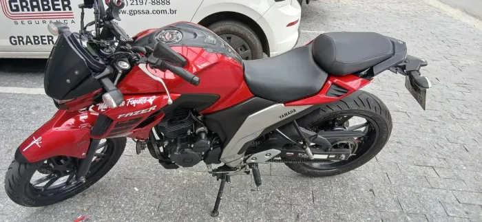 Fz25 em ótimo estado.