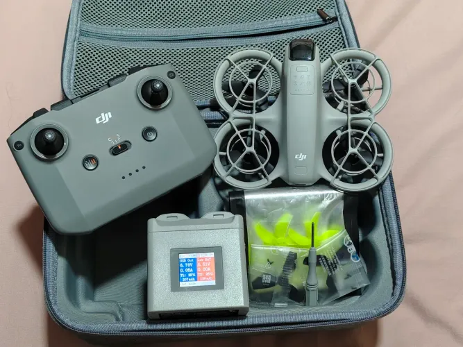 Drone DJI Neo com Controle Remoto RC-N3
