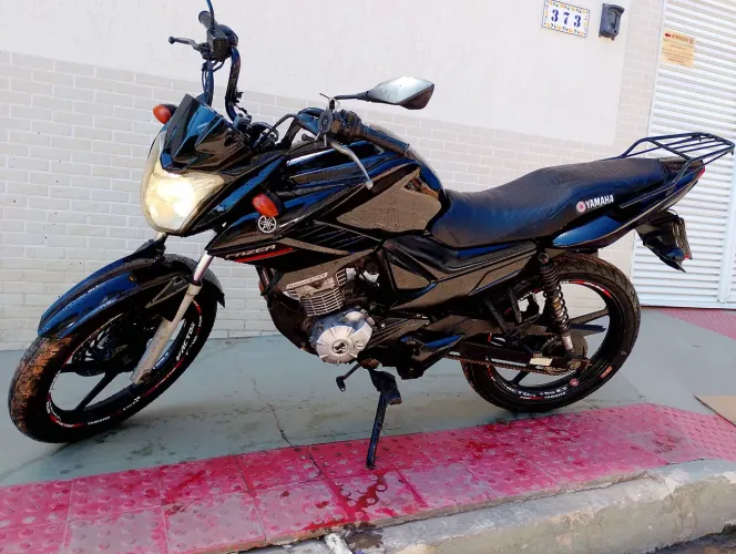 Aluguel de motocicleta 350 por semana + 500 de calção manutenção total por minha conta
