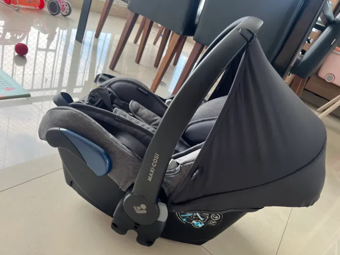 Bebê conforto maxi cosi