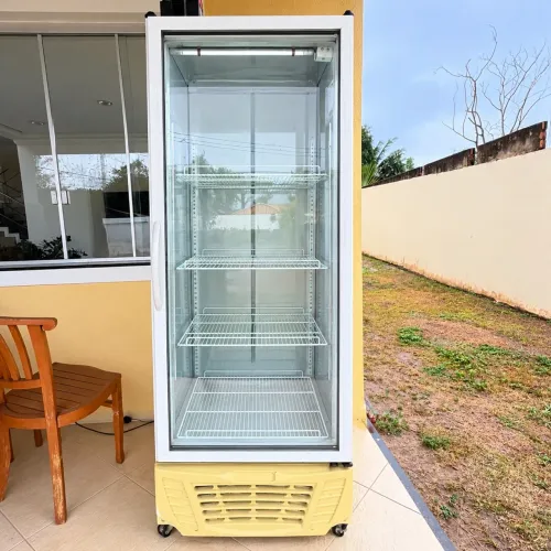 Expositor Refrigerado Vertical Gelopar 570L - Porta de Vidro - 220V