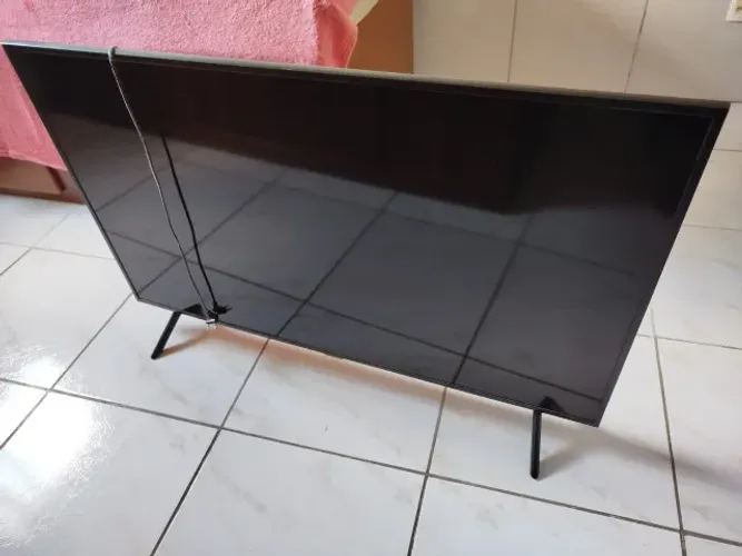 TV Samsung 50 polegadas UN50RU7100 com defeito