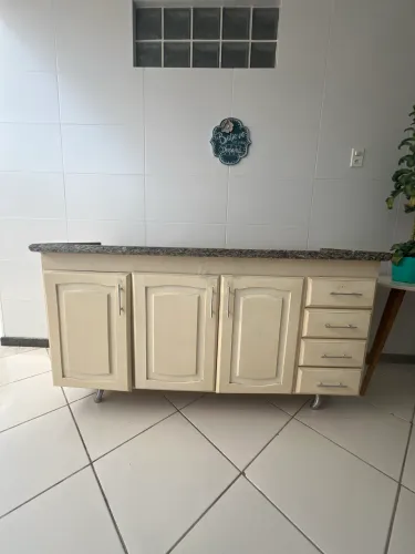 Balcão com pia de granito