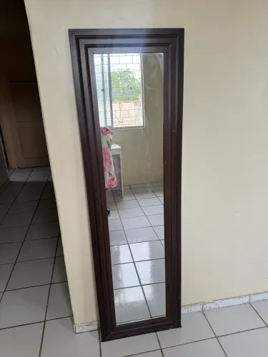 Espelho com moldura 1.5m