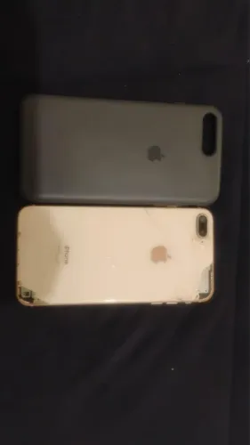 Vendo iPhone xr,apenas com alguns quebrados funcionando normal!aceito troca!.