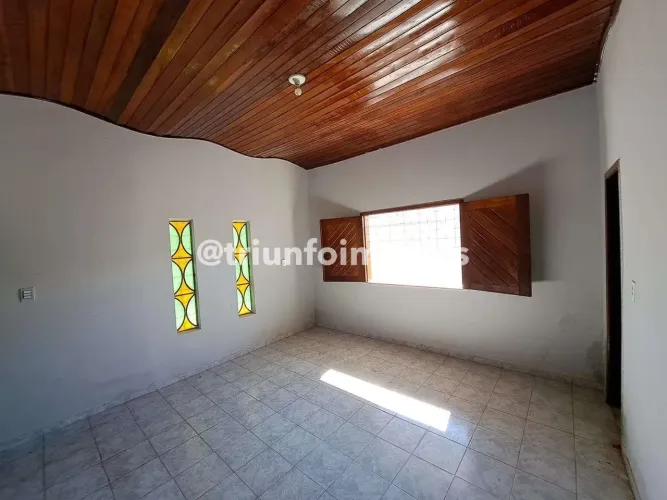 Casa a Venda no Saci com 3 Suítes