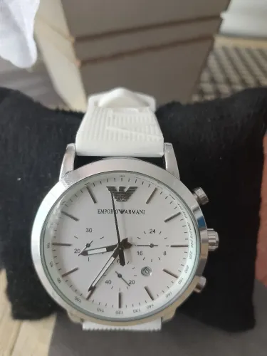 Vendo relógio da marca imporio Armani no valor 250,00 troco por algo do meu interesse