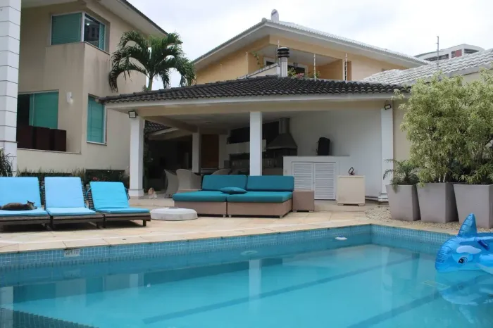 Condomínio Malibu - Mansão de 917m² com 4 suítes e 10 Banheiros - área total do terreno 12