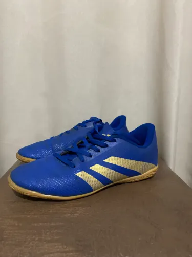 Chuteira Adidas Futsal infantil tamanho 35