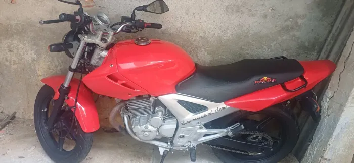 Vendo uma cbx twister 250 raridade