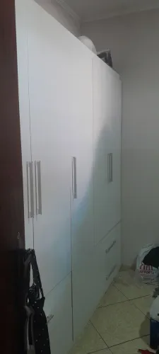 Guarda roupa branco