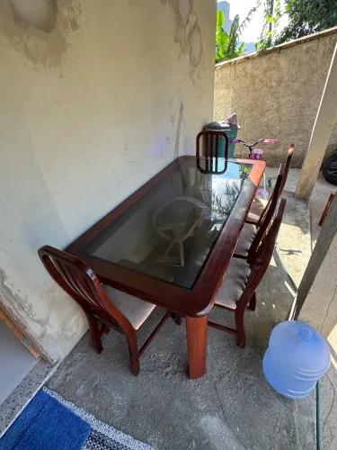 Mesa retangular madeira maciça tampo de vidro