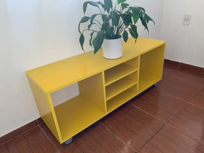 Rack amarelo Tok&Stok