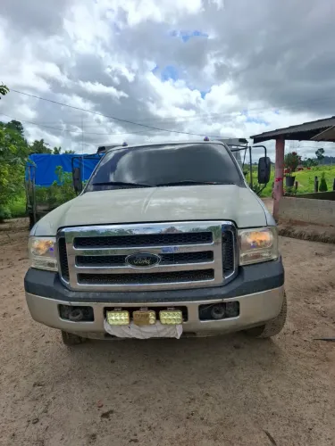 Caminhão com gaiola a venda, preferência trocar em caminhonete