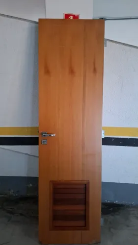 Porta de Madeira 60cm Com Maçaneta e Dobradiças