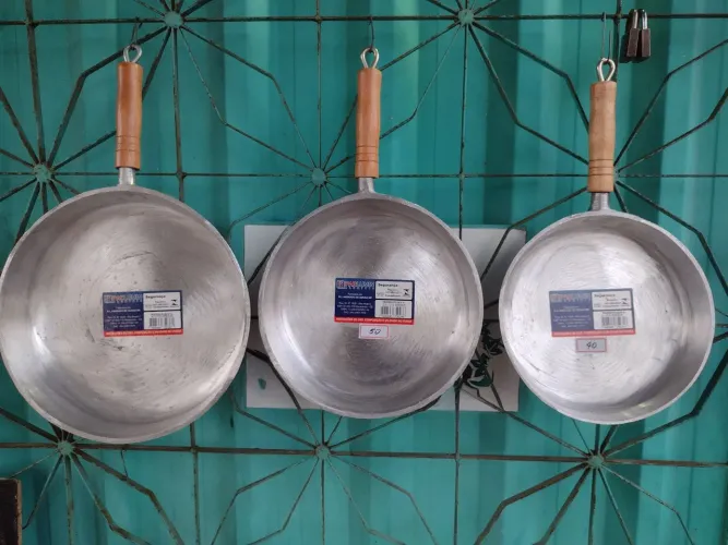 Frigideira alumínio batido 