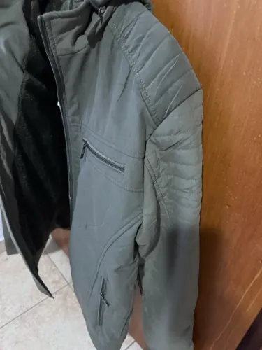 Jaqueta de frio peluda