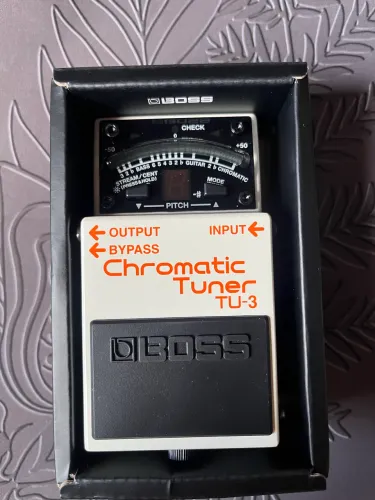 Pedal afinação BOSS Chromatic Tuner TU-3 guitarra e baixo